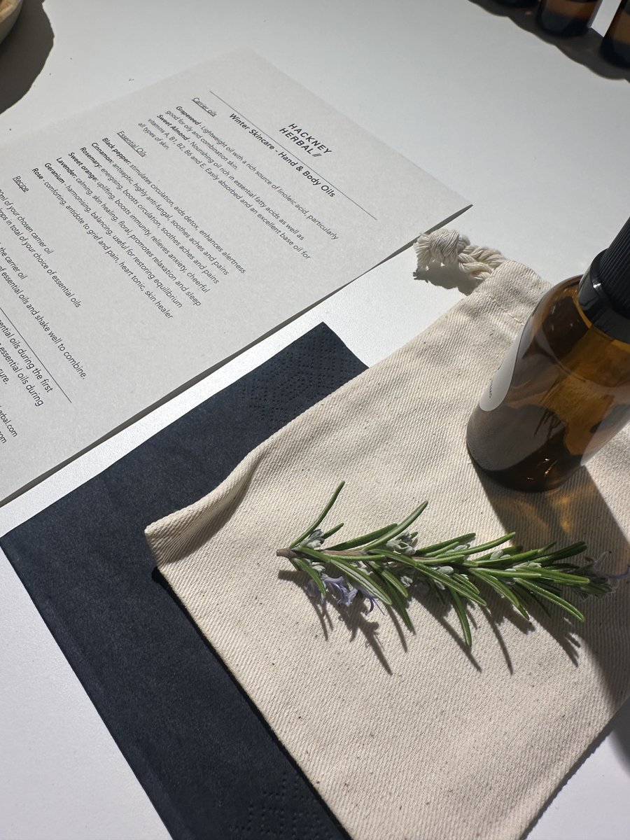 LtdAnsell's tweet photo. Such a lovely way to start the year! Thank you so much to Liv Jones for the invitation and for hosting such a thoughtful, sensory evening at the Material Source London Studio.

@Forboflooring #MaterialSource #DesignWorkshop #InteriorDesign #CreativeCommunity #SensoryDesign https://t.co/a14GWcnp4X