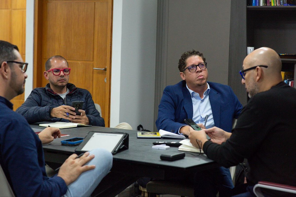 maperezpirela's tweet image. Con alegría anuncio la designación de tres jóvenes y talentosos venezolanos a cargo de 3 de los Viceministerios Estratégicos para la Nueva Comunicación que requiere nuestra Patria en estos momentos históricos: 

Dr. Gustavo Villapol, Viceministro de Gestión Comunicacional,…