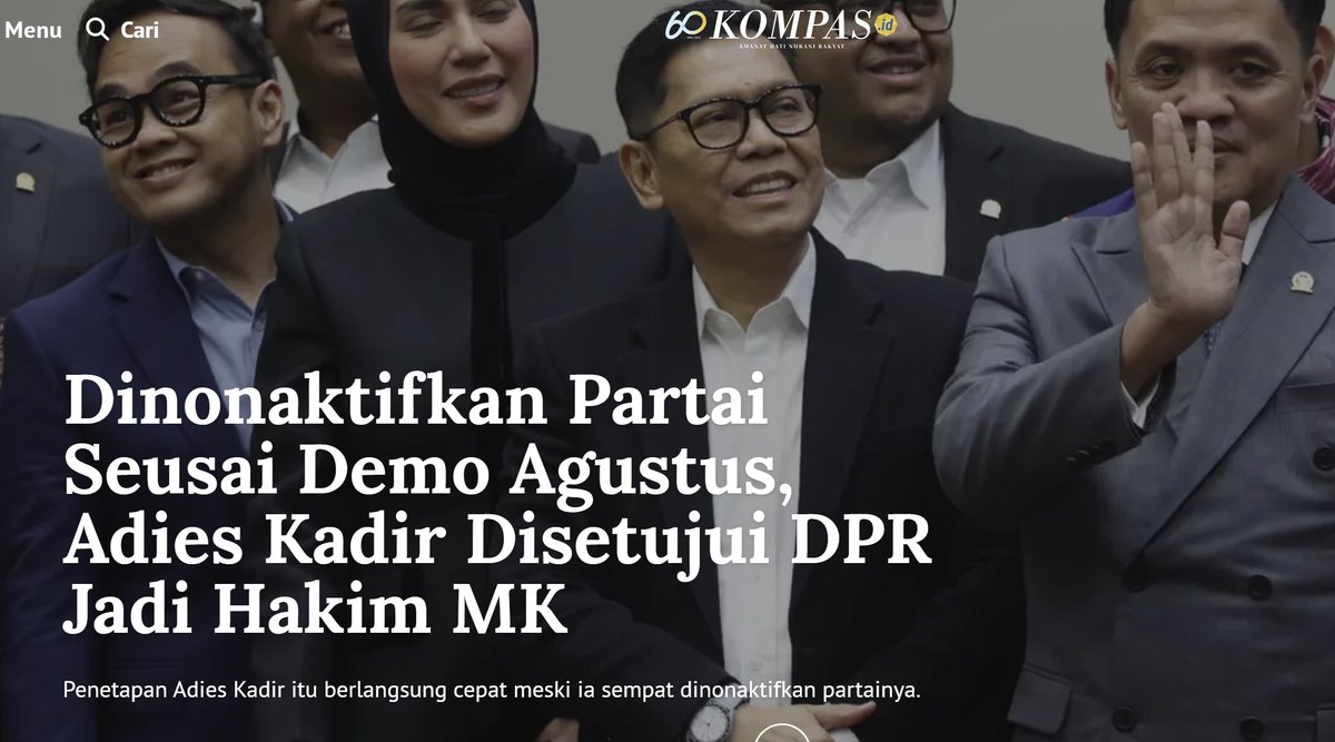 titianggraini's tweet photo. Apa arti publik dan akuntabilitas politik buat anggota DPR? Seseorang yang sudah diputuskan di Paripurna sebagai Hakim MK pengganti Arief Hidayat (via proses yang juga tidak terbuka dan partisipatoris), lalu dalam sebuah proses yang lebih maha cepat lagi, bisa digantikan begitu saja. Aktor politik yang terlibat sama, namun sama sekali tanpa pertanggungjawaban terukur kepada publik. Mengapa Inosentius Samsul diganti dan mengapa harus Adies Kadir yang jadi Hakim MK. Ini urusan negara, urusan Republik. Negara yang ada karena kontrak sosial dengan rakyat. Negara hukum yang dikelola berdasarkan nilai-nilai good governance. Kok sebegitunya menegasikan dan meminggirkan keberadaan publik. Seolah semua-semuanya cuma urusan mereka dan hanya diputuskan dari, oleh, dan untuk mereka. Malu dan sia-sia rasanya ngajar HTN di Fakultas Hukum, di tengah kondisi negara dan perilaku aktor politik yang seperti ini.