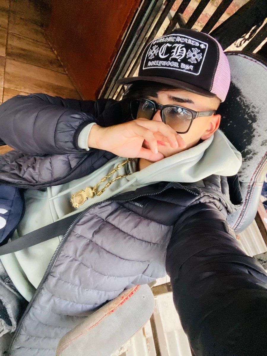 pinganillaa's tweet photo. Nuevo en esto🆒😘✌🏿 https://t.co/A3HlZuB3K3
