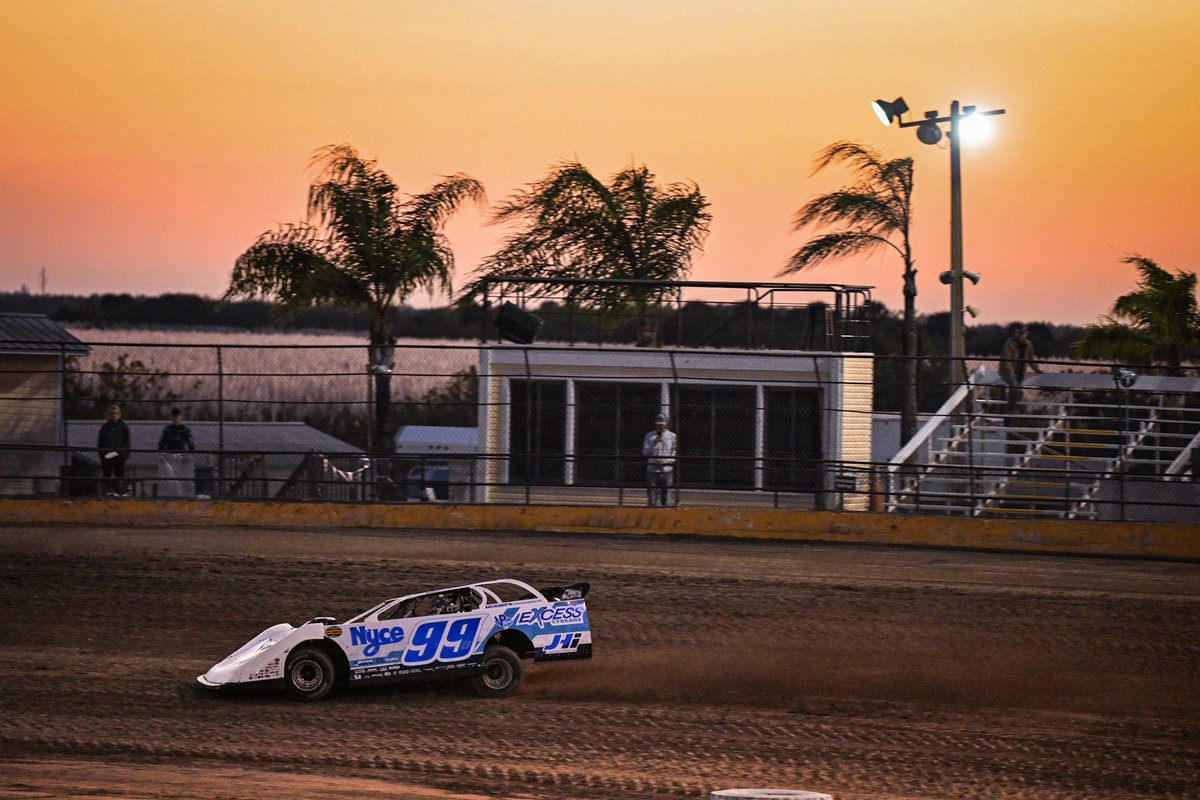 World of Outlaws Late Models tweet media