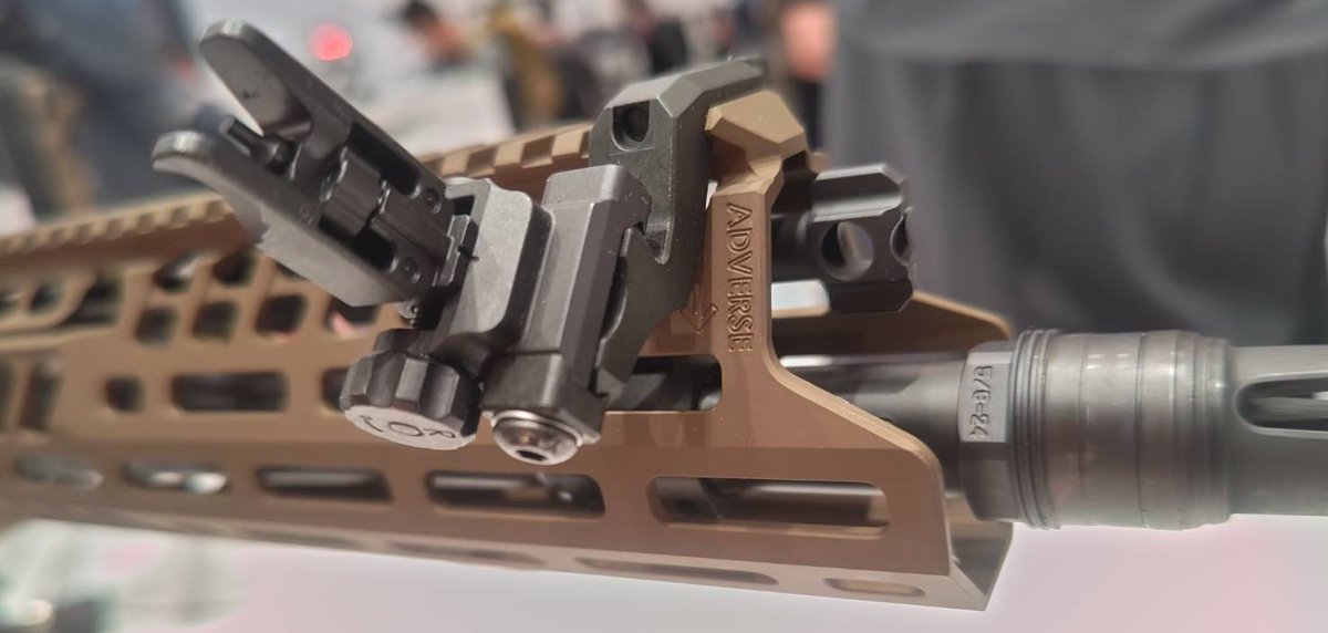 ShopMga's tweet image. 新商品入荷のお知らせです。
SIG タイプ オフセットマウントセット
20mmレイル対応のアイアンサイトやドットサイトでしたら
取り付け可能となります。
mga-shop.ocnk.net/product/1281

#SIG #XM5 #XM7 #APFG #GBB