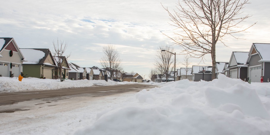 MNenergy's tweet image. Extreme cold is leading to volatile natural gas markets, causing prices to increase.
 
This is not expected to impact availability, but it may lead to higher energy bills. 

Here are steps you can take to reduce your usage over the next several days: 
news.minnesotaenergyresources.com/natural-gas-ma…