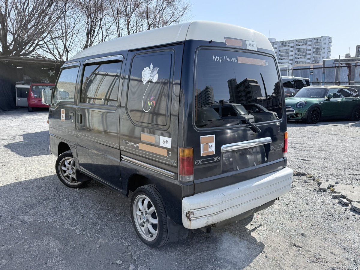 akabane_car's tweet photo. 🚗解体車・パーツ取り車🚙

KV3 スバル サンバーディアス クラシック

可愛いお車が解体で入庫です。
お持ち込みありがとうございました🙇‍♂️

#kv3 #スバル #サンバー #サンバークラシック #解体車 #パーツ取り車 #赤羽カースチール https://t.co/AGKzMxpyc7