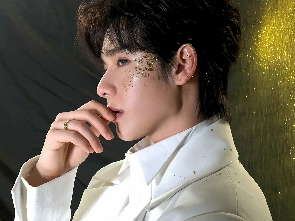 มอนิ่งค้าบบ มีวันที่ดีมีรอยยิ้มตลอดวัน ไม่เจ็บไม่ป่วย ราบรื่นในทุกเรื่องนะครับ

MORNING 27 NNINE  

<a href="/naninenai99/">Nine 👑</a>  #นายท่านกรชิต #นายกรชิต #Nine #GaoQingchen #高卿尘 #高卿尘Nine