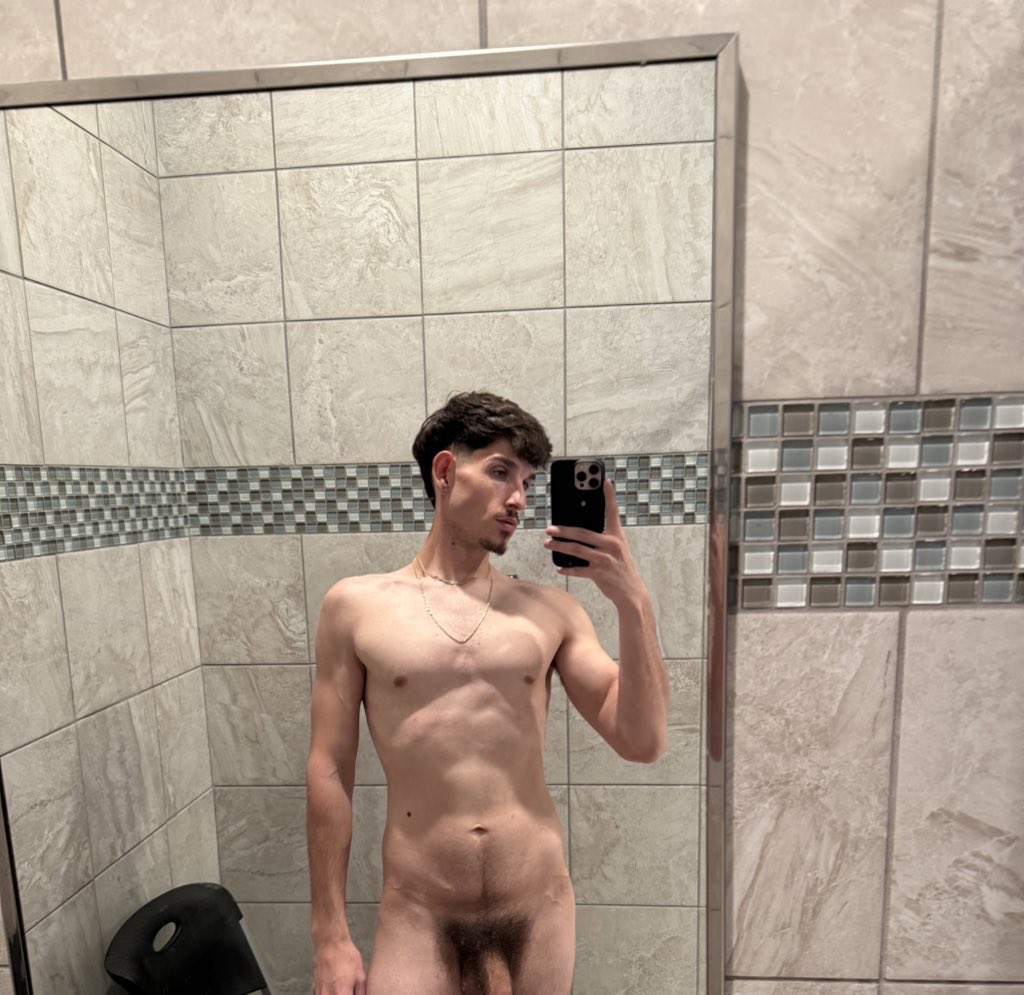 simpunderrated0 tweet media