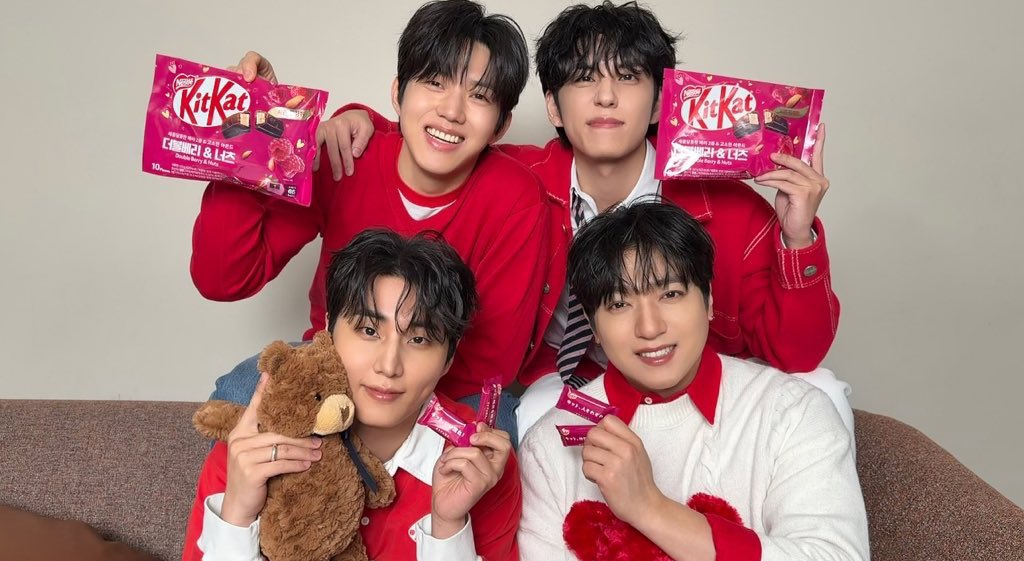 킷캣 두번째 옷이 훨씬이쁜