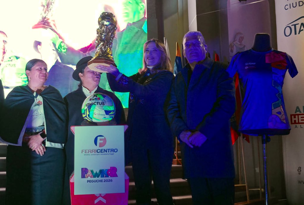 GADOtavalo's tweet photo. #PawkarPeguche2026| con alegría y entusiasmo @bellhermosa alcaldesa @GADOtavalo reconoce talentos deportivos de #Otavalo Demuestra y compromete esfuerzos para fiesta más grande del florecimiento porque es #OtavaloTierraDeCampeones Se presenta agenda deportiva cultural y deportiva https://t.co/XknntomQqm