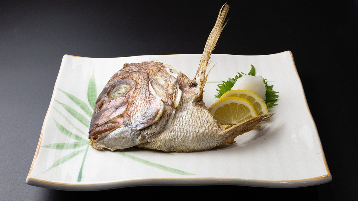 mitsuyubi_corp's tweet photo. 知人の寿司職人さんがお開店されるとのことで、カメラを持っている私が写真撮影協力で出向いていました。
この写真のお料理は、本物の職人さんが作ったものです!
幾つかのメニューは、知る人が見れば「○○さんが開業するのか!」と分かる特徴的なものです。
近々続報をポストします! https://t.co/eSKoA3KNS4