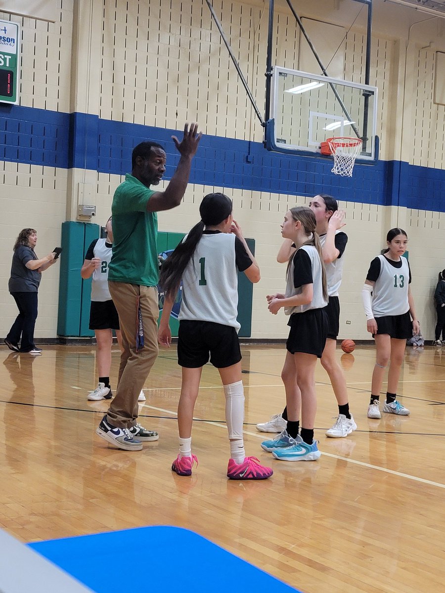 Hosted the middle school end of season tournament last Friday.  The 7th grade girls played hard and made it to the semi finals.  Tough loss, but there is so much to look forward to next year!!  #SkyhawkPride #MedinasMarvels
