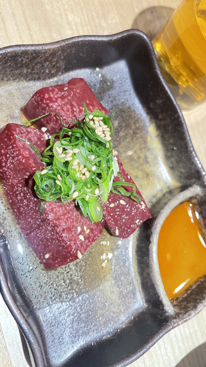 おはようございます🌤
本日もよろしくお願いします🌷

昨日は結局「お肉」外食にしました😁
これはレバーですがしっかり焼いていただきました✨
よしっ！チャージ完了🫡