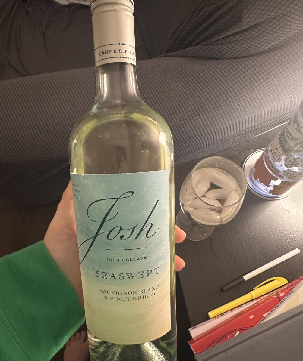 messycarroll's tweet photo. this Wine tasting like I should b lookin up Colson Monthomery’s BABIP rn #JoshNelson https://t.co/yoUUrHhC4t