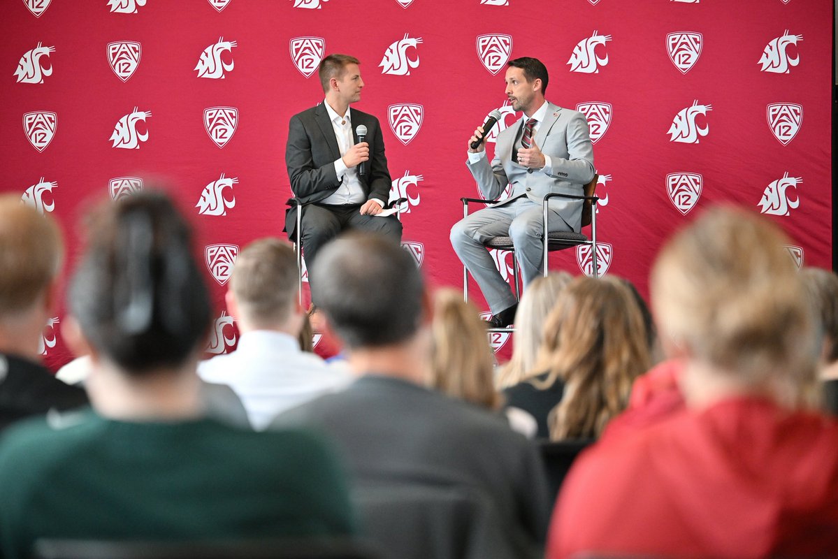 WSUCougarSoccer's tweet image. We had a blast officially welcoming Coach Chris Citowicki as the eighth head coach of the WSU Cougar Soccer program. 🚀 

#GoCougs | #MadeOfCrimson