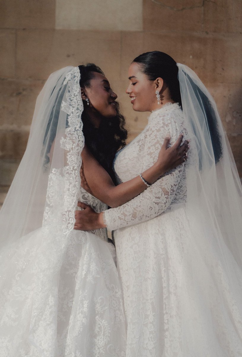 mahalamodels's tweet image. We recently became the first Black same-sex couple to marry at London’s illustrious Middle Temple Church. The venue was grand. The food was grand. The music was grand. But the most unfathomable, breathtaking part of the day was the love and support you all wrapped us in.