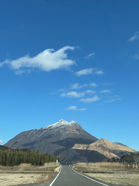 YufuinRadio's tweet image. &amp;lt;Natural Hours&amp;gt; 10:00～15:00
Sound Concierge "Wonderful Tuesday" 菊池由圭
美術館の中にあるスタジオからの5時間生放送をお楽しみください。

#レディモ #Radimo #CFM #大分県由布市 #ゆふいん #由布院 #湯布院