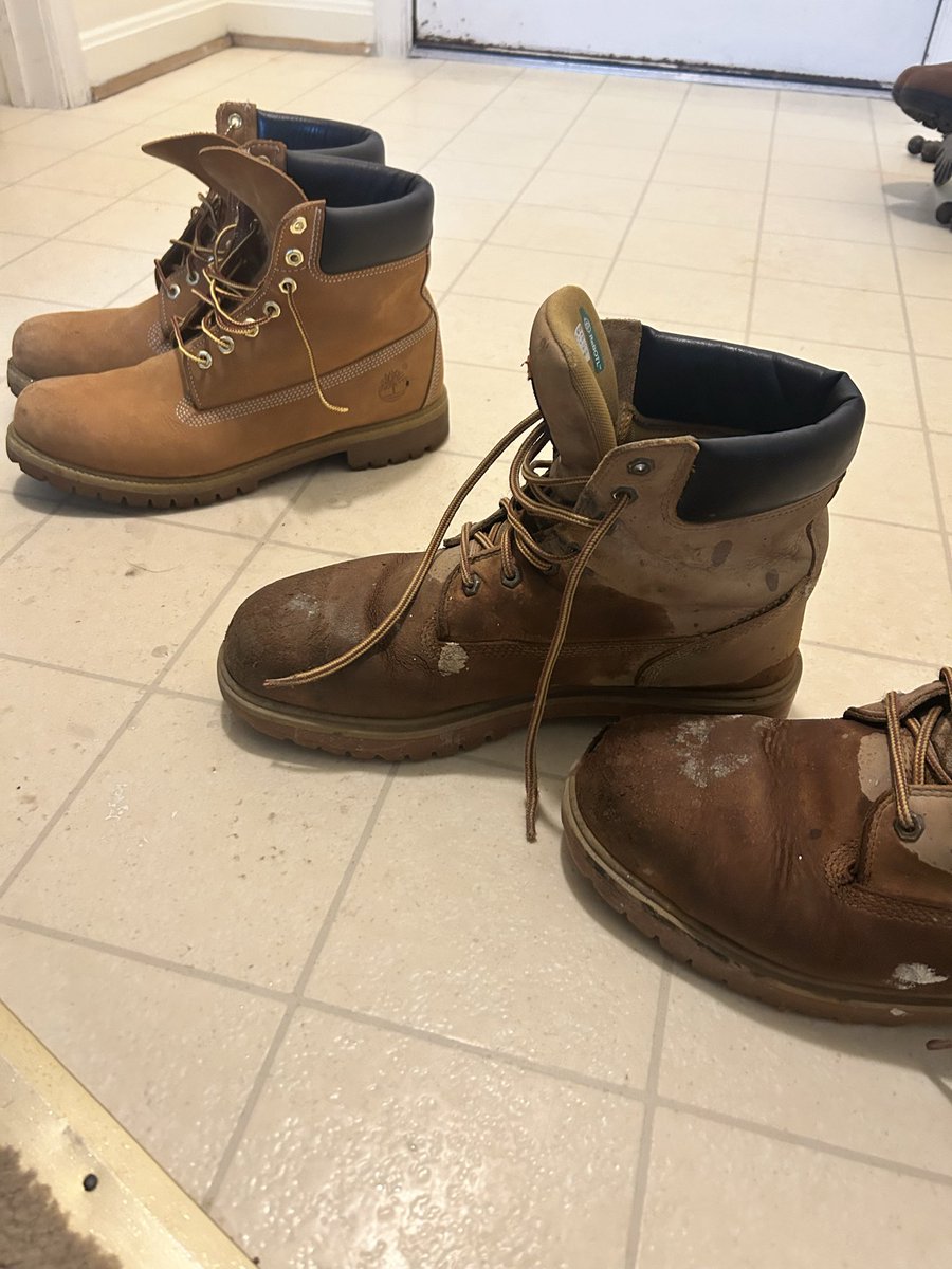 macharkas's tweet photo. I like Timberlands, but my Timberland Pros soaked through after just one driveway and my feet were freezing. Switched to my older pair and stayed warm &amp; dry doing the same work. Wish the Pros were more water-resistant.

@Timberland #TimberlandPro #WorkBoots #Waterproof https://t.co/RUQDUcreKE
