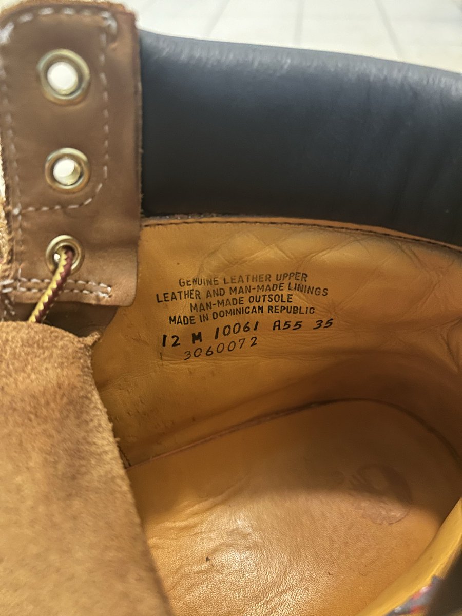 macharkas's tweet photo. I like Timberlands, but my Timberland Pros soaked through after just one driveway and my feet were freezing. Switched to my older pair and stayed warm &amp; dry doing the same work. Wish the Pros were more water-resistant.

@Timberland #TimberlandPro #WorkBoots #Waterproof https://t.co/RUQDUcreKE