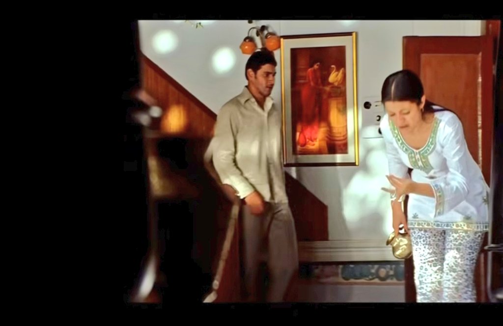 మాటల మాంత్రికుడిగా, మోస్ట్ సక్సెస్‌ఫుల్ దర్శకుడిగా తెలుగు సినిమా పై తనదంటూ ప్రత్యేక ముద్ర వేసిన శ్రీ త్రివిక్రమ్‌గారి గురించి ఇప్పుడు నేను కొత్తగా ఏం చెప్పక్కర లేదు.

దర్శకుడిగా త్రివిక్రమ్‌గారి సూక్ష్మ దృష్టికి, తర్క బుద్ధికి ఓ చిన్న ఉదాహరణ మీతో పంచుకుంటాను.

"అతడు" సినిమాలో