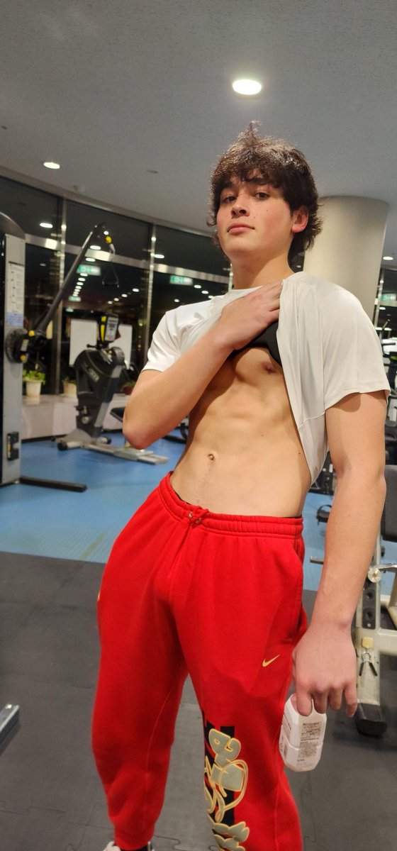 Boxer_ryu's tweet image. 昨日一緒にトレーニングしたイケメン。
高校生で、この肉体！
すげー！
ハーフでイケメンで腹筋バキバキとかって最高じゃんか。
#イケメン
#高校生マッチョ
#ウエイトトレーニング
#ハーフ金髪碧眼