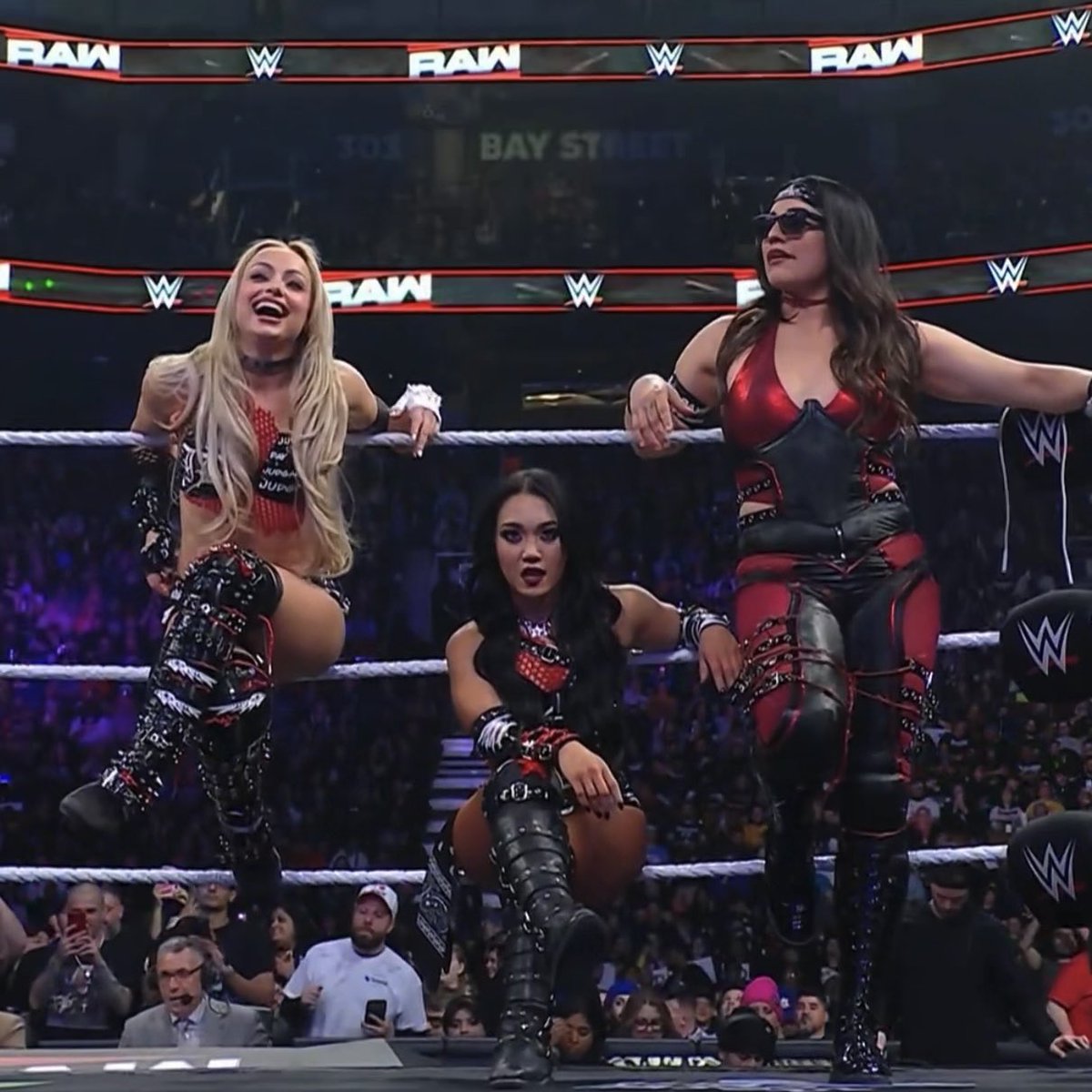 livsriott's tweet image. THEM.