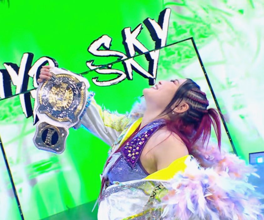 ERAOFMONE's tweet image. WOMEN. 

#wweraw