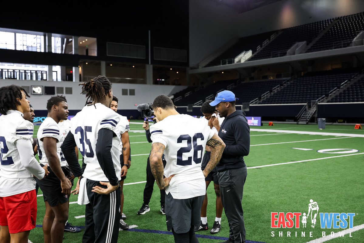 AztecFB's tweet image. Aztecs balling at the @ShrineBowl 🫡

Shoutout to Christian Jones &amp;amp; Bryce Phillips or holding it down!

#AztecFAST 🍢 x #BeTheA1pha 🐺 x #TheClimb 📈
