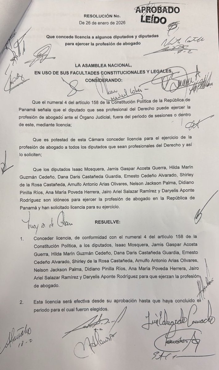 Hoy rechacé en el pleno la moción que pretendía permitir que un diputado ejerza la abogacía mientras es funcionario público. Es un claro conflicto de interés. Dejo constancia: no he solicitado ni solicitaré licencia para ejercer la abogacía. No ejerceré la profesión durante estos