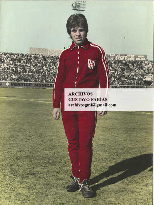 #UnaFotoCualquiera
Hace 55 años (1971). Oscar "el Pancita" López haciendo sus primeros pasos en el fútbol profesional. Debutó en <a href="/InstitutoACC/">Instituto ACC</a>, donde fue suplente de <a href="/osvaldooardiles/">osvaldo ardiles</a> (jugó 17 partidos). Después pasó por <a href="/ClubSpBelgrano/">Sportivo Belgrano</a> y fue crack en <a href="/ClubARacing/">Club Atlético Racing</a> . QEPD