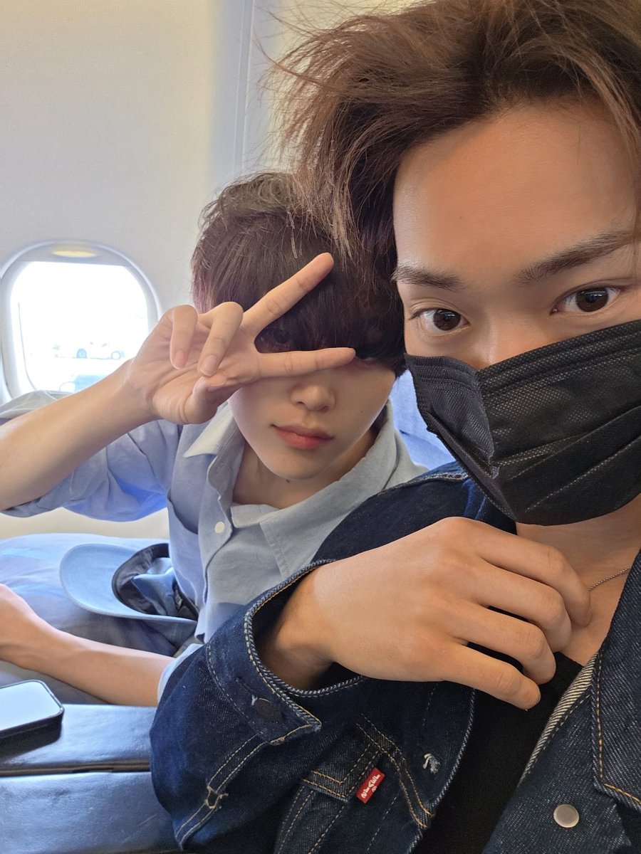 RANII_58's tweet image. 우리 막내 고양이 태영이의 생일을 축하합니다 ❤️

#크래비티 #CRAVITY #왕눈즈 #형준 #태영
#HAPPYTAEYOUNGDAY #잇츠_태영쓰_벌쓰데이
#크래비티_초절정_깜찍이_김태영_생일