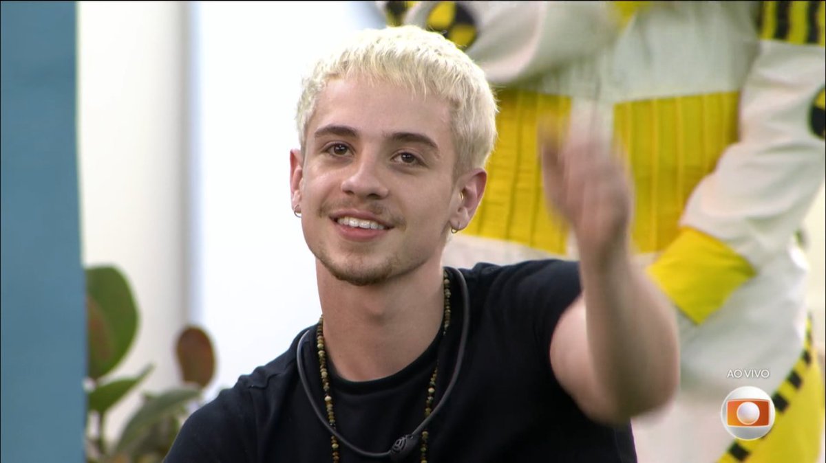 Ele matou a Sarah que passou o dia todo falando a Ana paula, mas no ao vivo peidou na farofa. Tá aí a jogadora de vocês. Kkkkkkkkkkk

Sincerao
#BBBB26 
#sincerao