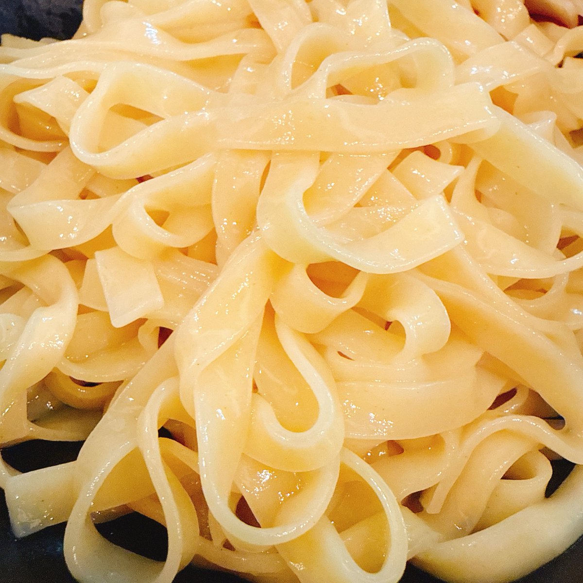 本日も、沢山のお客様のご来店をお待ちしております。
あつもりオススメ✨👆
 #我武者羅  #つけ麺  #menu  #新宿御苑  #テイクアウト  #あつもり  #平打ちピロピロ麺  #女性スタッフ    #カウンター席のみ