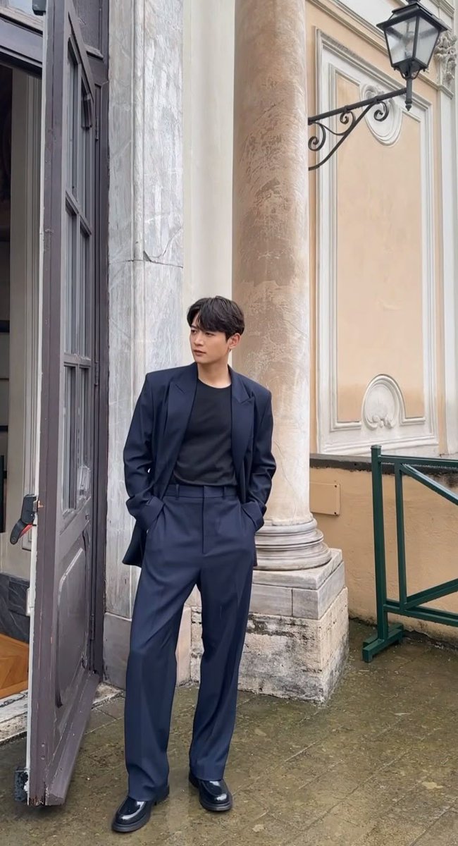 ㅤ
@𝗲𝘁𝗵𝗮𝗺𝗮𝘁𝘁𝗵𝗶𝗷𝘀 | 𝗶𝗻𝘀𝘁𝗮𝗴𝗿𝗮𝗺.

Keep your eyes peeled because something new is dropping soon. 👀 @𝗪𝗪𝗗 
⠀