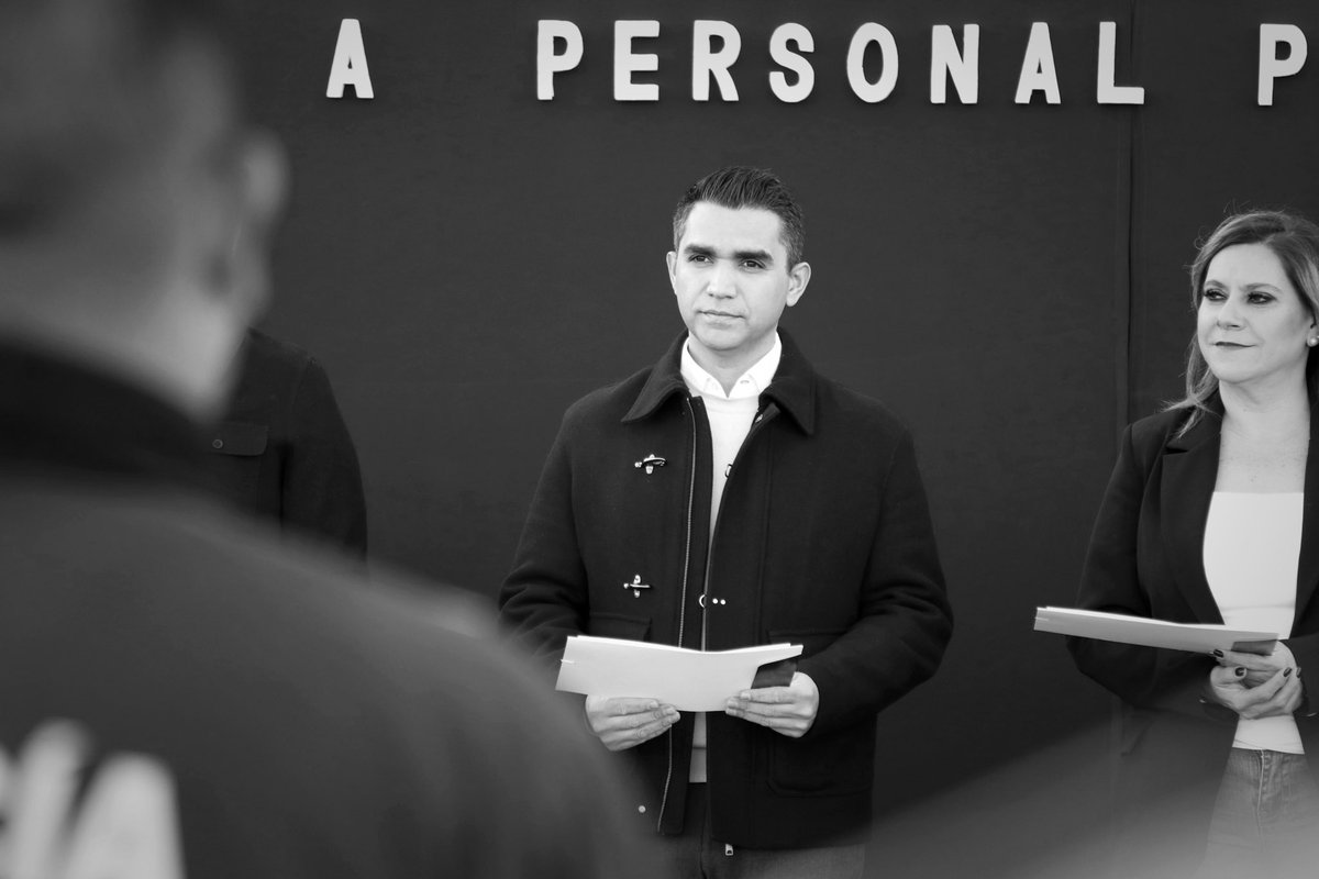 CarlosCacl's tweet photo. “Cuando se reconoce a quienes nos cuidan, se fortalece la seguridad de todo un municipio.”
Acompañé al alcalde en la entrega de reconocimientos al personal de la Secretaría de Seguridad Pública Municipal. 
🧵 https://t.co/nptfkQB8uI
