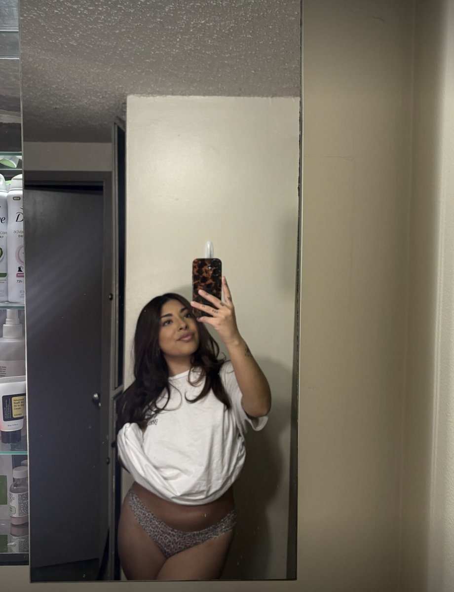 Adrianna ♡ tweet media