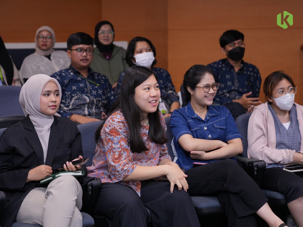 HIV dan AIDS masih menjadi isu kesehatan yang memerlukan perhatian serius, baik di tingkat global maupun nasional. Di Indonesia, kasus HIV dan AIDS masih terus ditemukan meskipun secara tren menunjukkan penurunan dari tahun ke tahun. Kondisi ini menegaskan bahwa upaya pencegahan