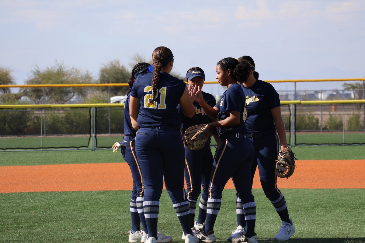 AlannaClincy's tweet photo. Proud of my team for finishing 3rd at the AZ Last Blast tournament this past weekend! @Cal_Nuggets 💛 💙 https://t.co/Yc7M8V7Bip