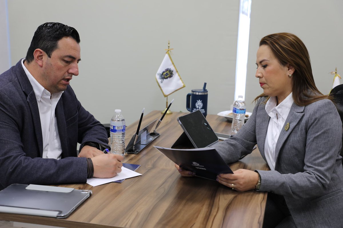 Me reuní con Ricardo Narváez, rector de la UVEG, para fortalecer el impulso a personas emprendedoras. Con conocimiento gratuito a través de la  “Escuela financiera” abrimos oportunidades y fortalecemos la economía familiar, en la visión de nuestra gobernadora Libia Dennise.