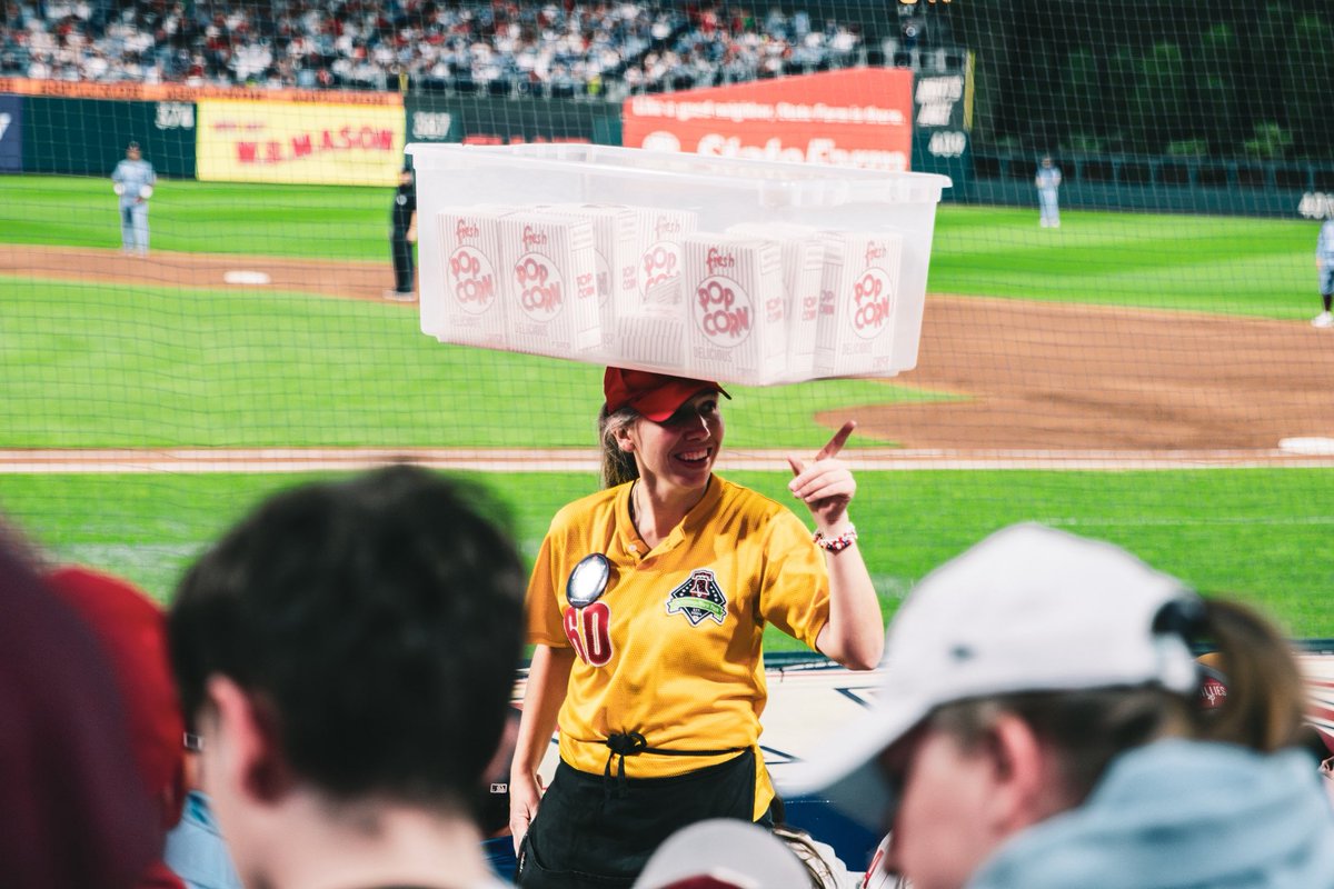 Oh cool it’s <a href="/Sa5mD/">Sam</a> aka the Phillies popcorn girl