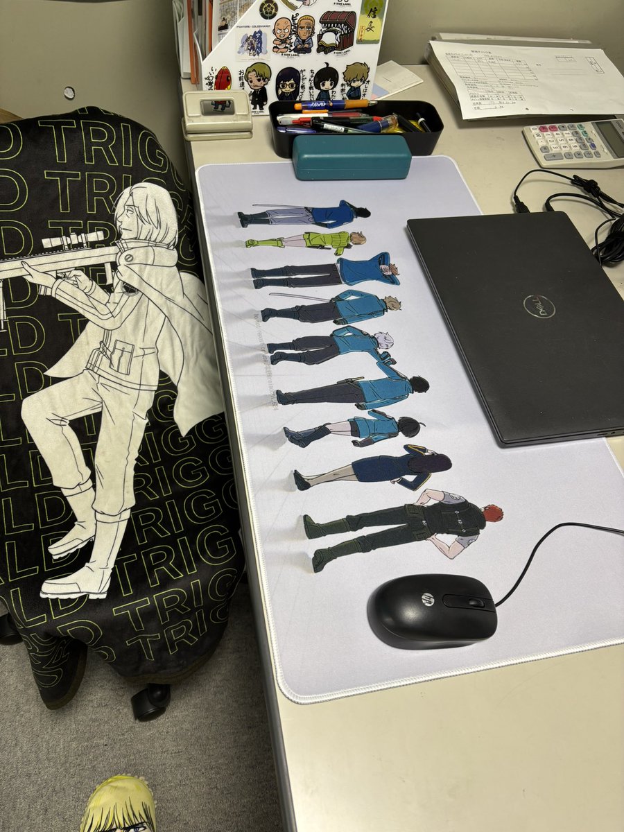 2週間前にオーダーしたワンオフ大型マウスパッドが昨日届いた。
事務所のデスク周りがエラいことになってきた（笑）

ま。いっか。楽しいから（笑）

#ワールドトリガー