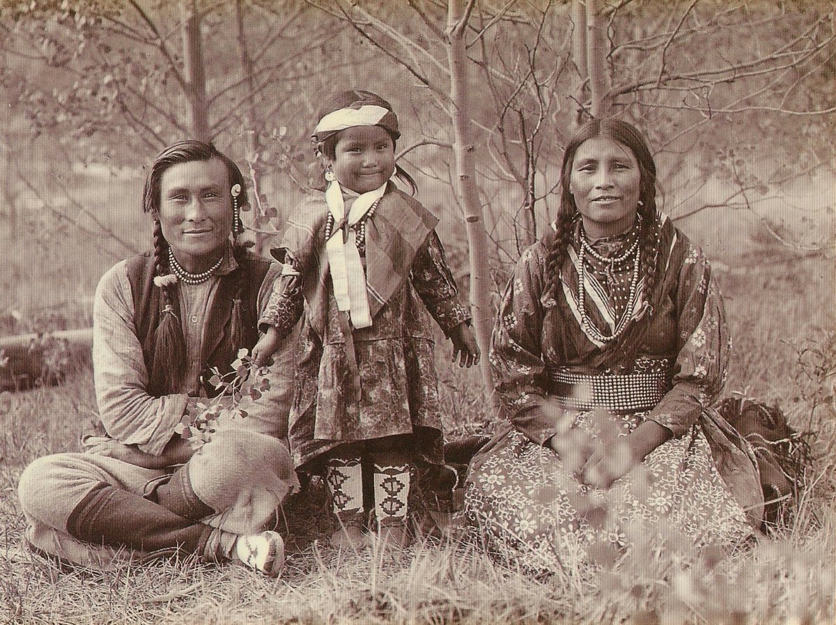 XmxHowes's tweet photo. I love this photo! Available here https://t.co/R73VL1wG2p
#nativePeople #SamsonBeaverandFamily #Canada #wallartforsale #wallart #gifts #giftideas #MarySchafferPhotographer #vintagePhoto #antiquePhootgraph #Indigenous #natives #Nakado #OldIndianTrail https://t.co/DE0xzuBudK
