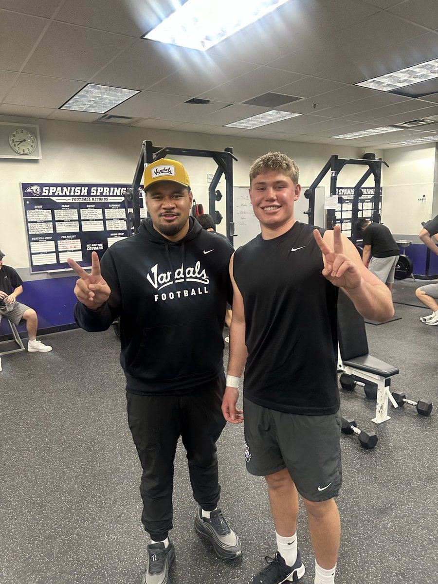 Thank you <a href="/CoachMalo_/">VJ Malo</a> for coming to Spanish Springs last Friday! It was great to meet you and learn about Vandal football. #VzUp ✌️

<a href="/VandalFootball/">Idaho Football</a> <a href="/CoachTFord/">Thomas Ford Jr</a> <a href="/CoachShoeUI/">Ian Shoemaker</a> <a href="/CoachCross2/">Coach Sheldon Cross</a> <a href="/thompsonsctg/">BT Thompson | THOMPSON SCOUTING est. 1993</a>
