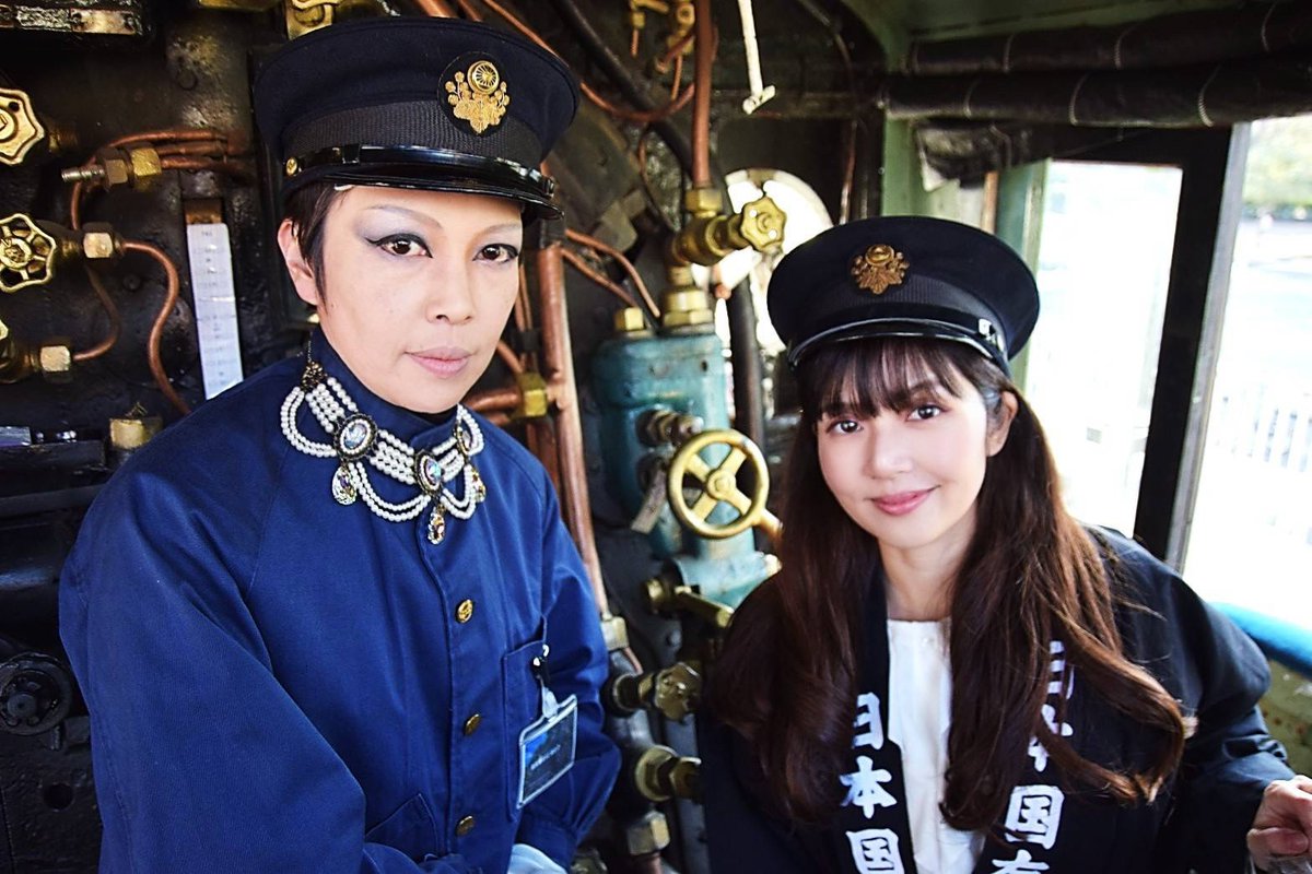 frNK9ksNMkn3514's tweet photo. [#吹鳴の時]相模原のデゴニは、イベント終盤の15時を目途に汽笛を鳴らす。クルーのROMANTICA(ロマンチカ@ROMANTI47256699)さんの指導の下、テコを引くと園内に吹鳴が響き渡った。長めの2発、汽笛は何処となく心を浄化させるパワーがある。やはり、このデゴニは生きていた。#相模原D52保存会　#D52235 https://t.co/UaLNE951bl