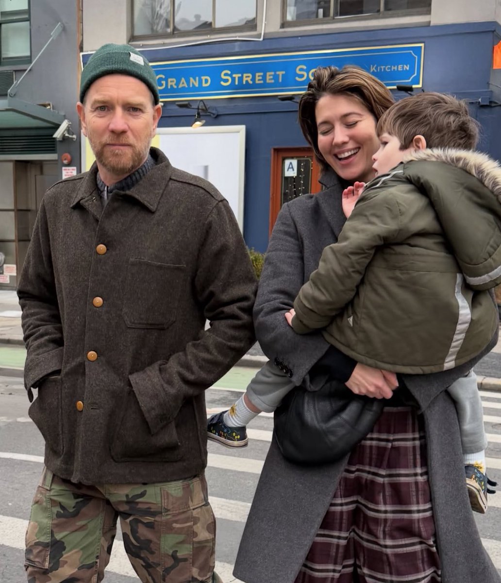 hourly ewan tweet media