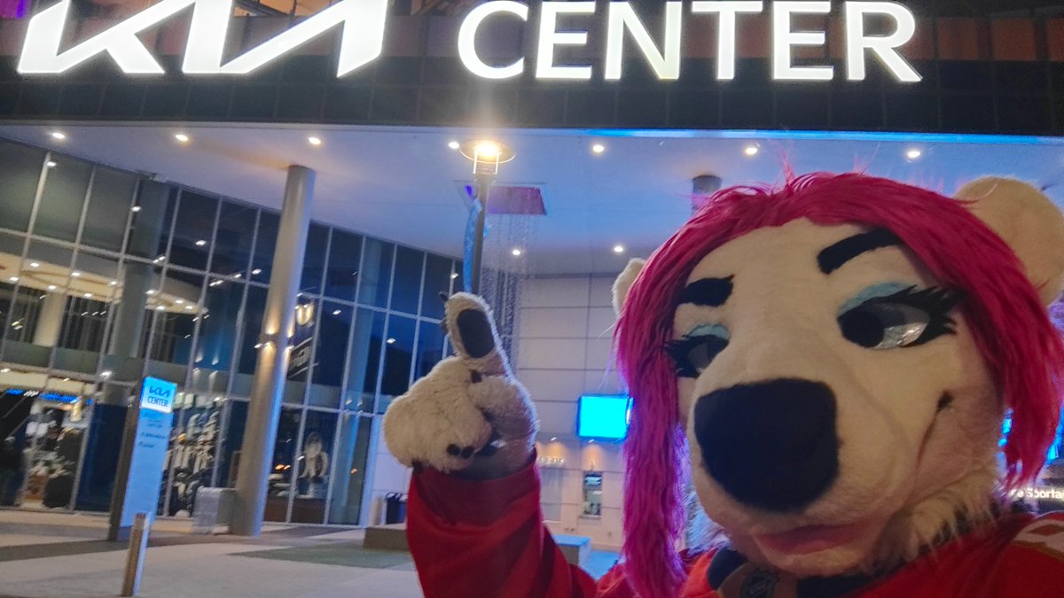 Go Bears! Having a wonderful time at the <a href="/OrlandoHockey/">Orlando Solar Bears</a> game except for one employee. A rep named Jessica Nelson thinks I look too close to shades. I'm way hotter but what do you think? Should the <a href="/TheKiaCenter/">Kia Center</a> be more inclusive? #FurryPride