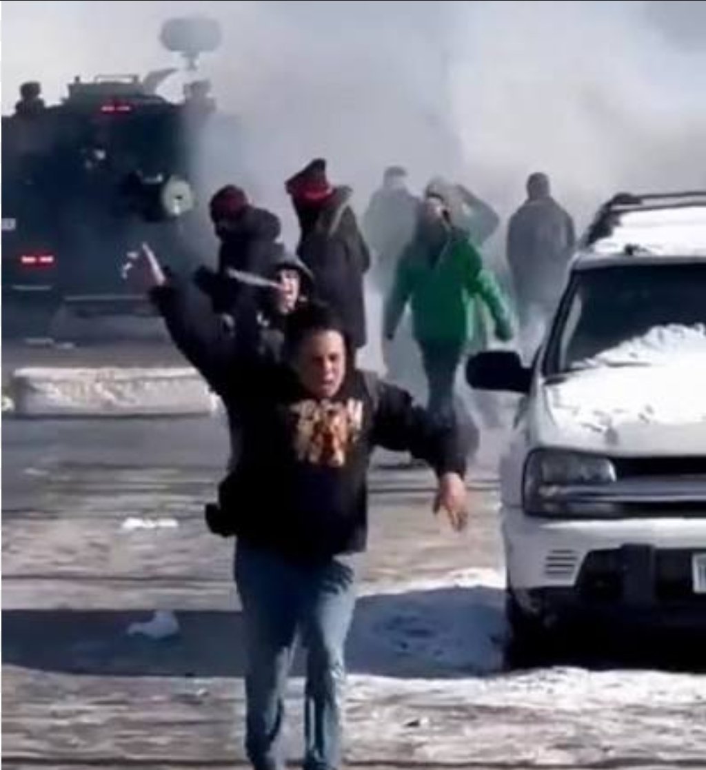 Housemedic180's tweet image. In this episode of Darwin Award Achievements. 
Flash Bangs dont just make bright light 
They also make a BANG. 
Bitch that's an explosive.
Hope they never found her finger.