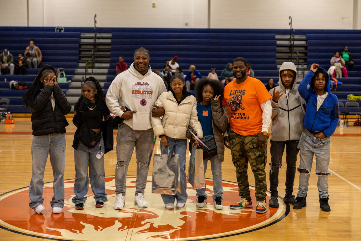 JLewisInvictus tweet media