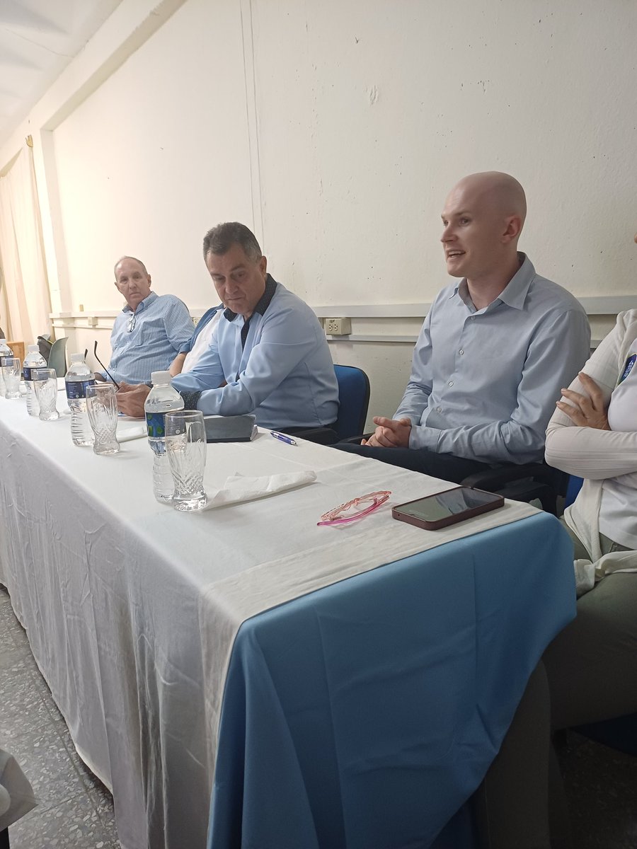 CIENPINOS tweet media