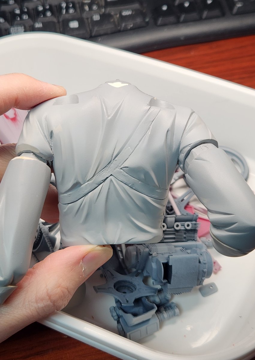 原型のついでにプラモにサフを吹くのも技術のうち