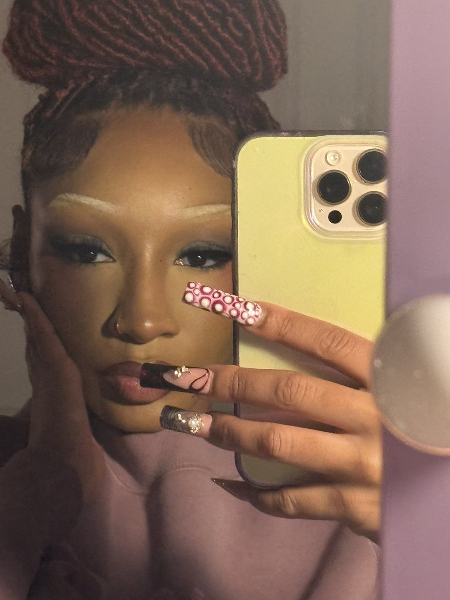 KANDYLADY ⭐️ (@kapodecina_) on Twitter photo 