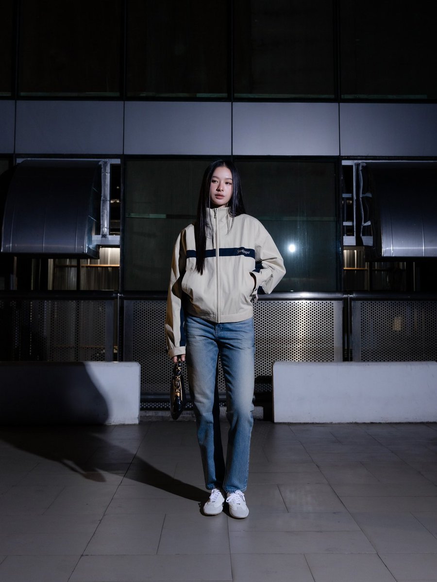 bodyguardchuu's tweet image. YOUR WISH IS OUR COMMAND PRINCESS, HERE IS YOUR PHI LOOKING GOOD AF AT THE AIRPORT 🙂‍↕️

BA MILK FLY WITH YSL 
#YSLxMilkPansa